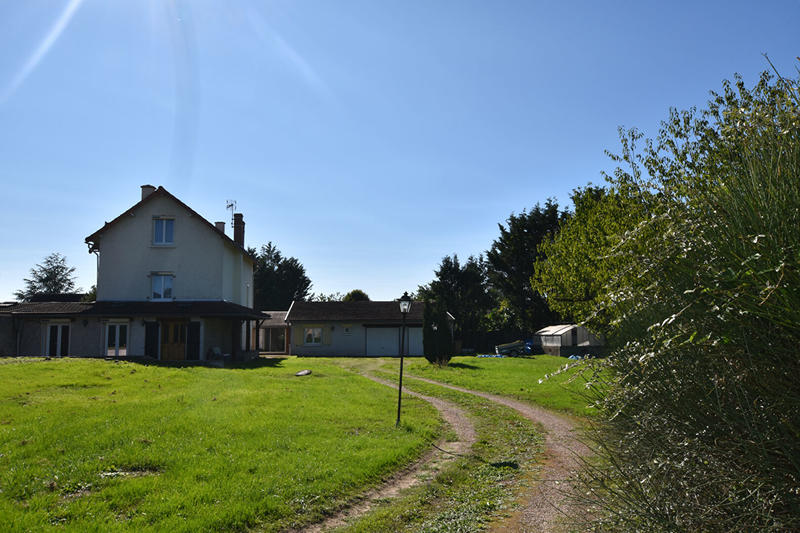 Maison - 227 m² - 11 pièces