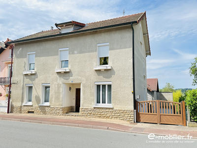 Maison - 215 m² - 8 pièces