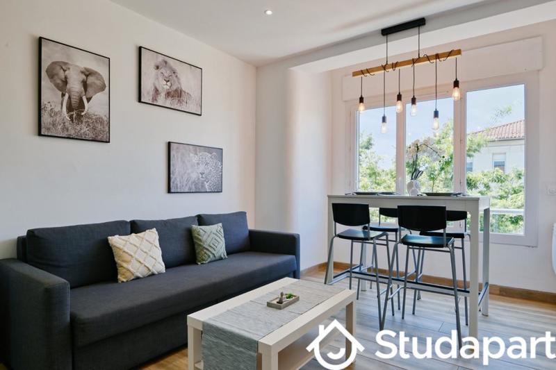 Chambre - 10 m² - 1 pièce