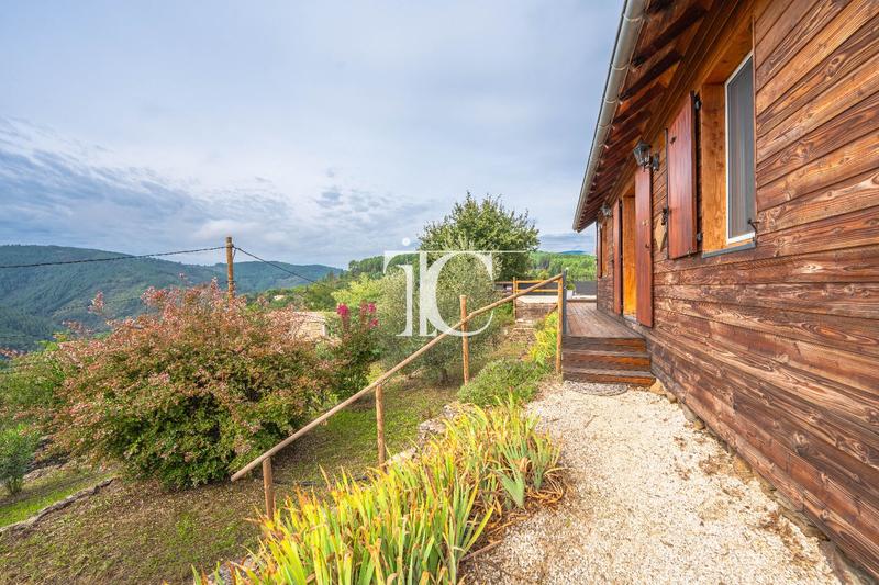 Maison de bois - 70 m² - 4 pièces