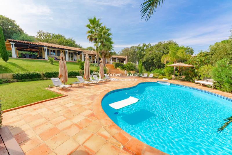 Villa - 250 m² - 6 pièces