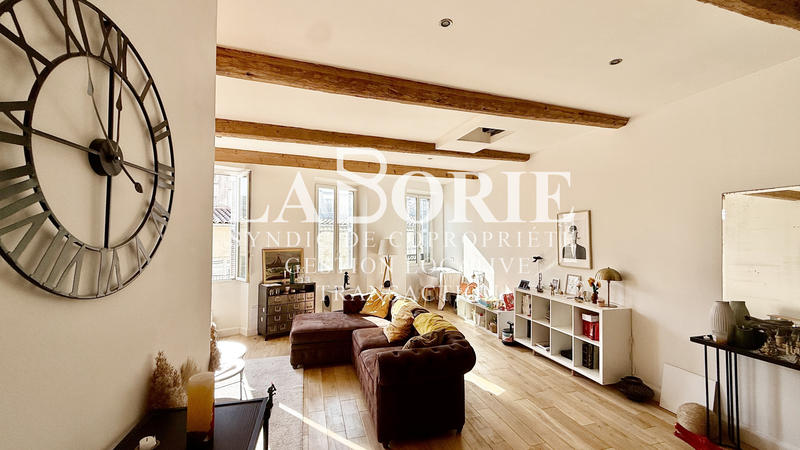 Appartement - 98 m² - 2 pièces