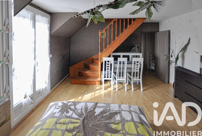 Maison - 219 m² - 8 pièces