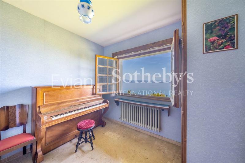 Maison - 300 m² - 8 pièces