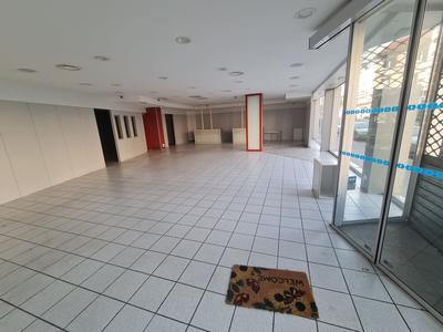 Local commercial - 220 m²