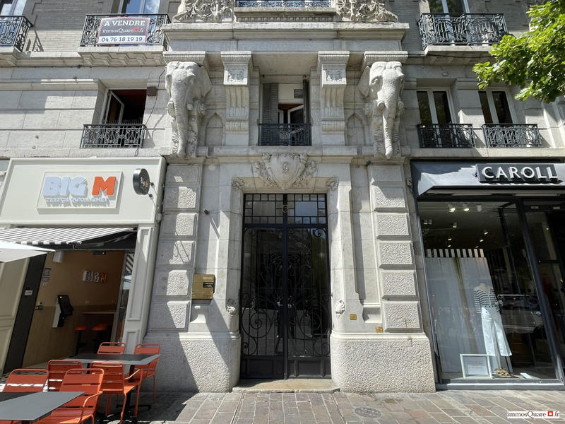 Appartement - 136 m² - 4 pièces