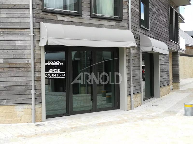 Local commercial - 136 m² - 1 pièce