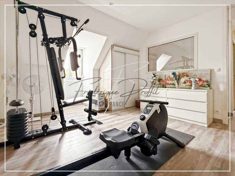 Maison - 167 m² - 6 pièces