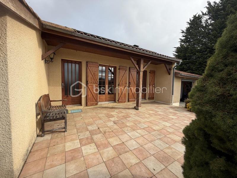 Maison traditionnelle - 148 m² - 9 pièces