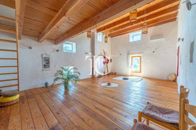 Maison en pierre - 130 m² - 6 pièces