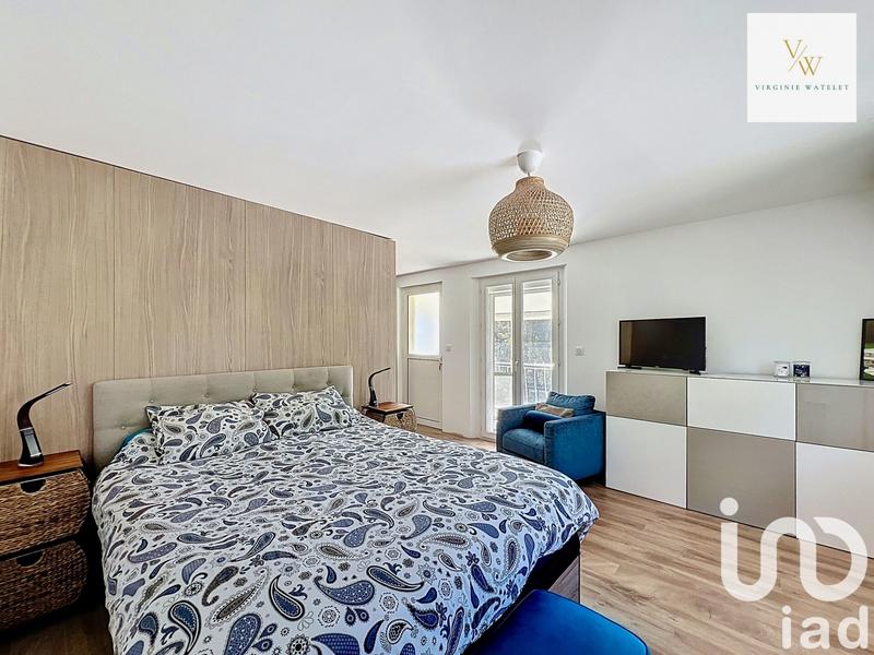 Maison - 222 m² - 7 pièces