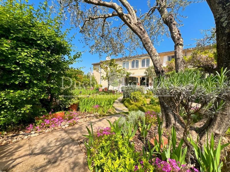 Maison - 166 m² - 5 pièces