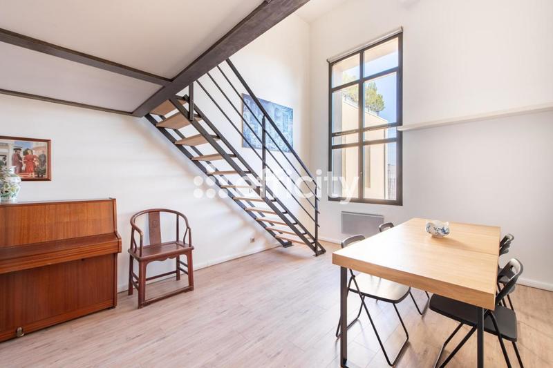 Loft - 90 m² - 3 pièces