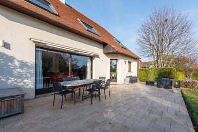 Maison - 196 m² - 7 pièces