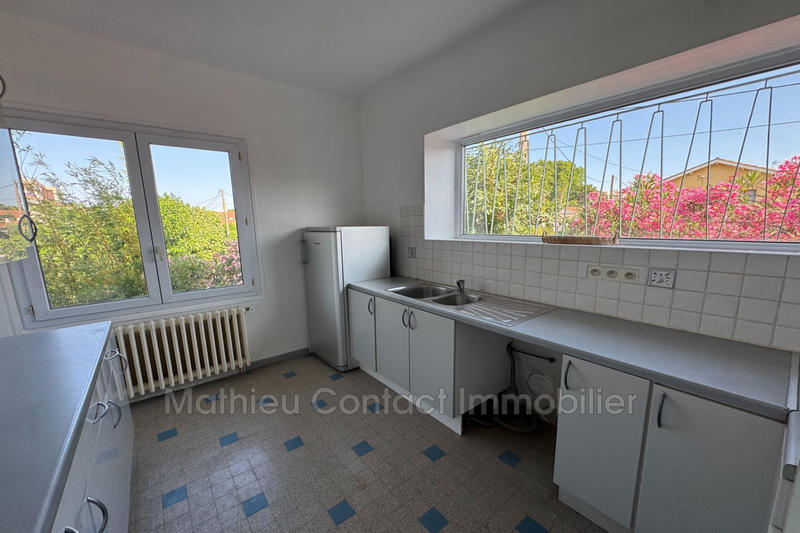 Maison - 250 m² - 10 pièces