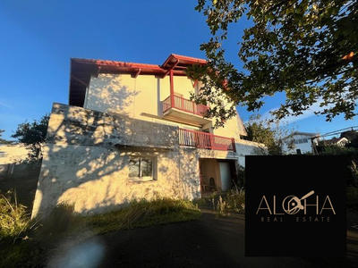 Maison - 225 m² - 8 pièces