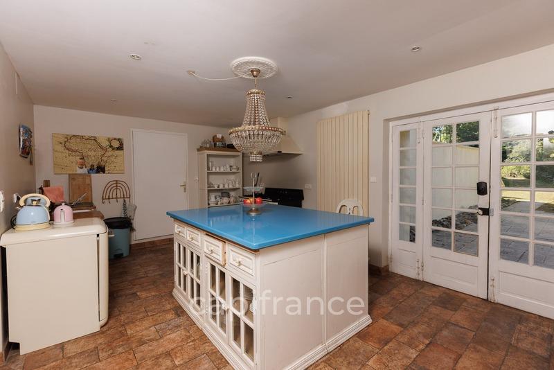 Demeure - 800 m² - 15 pièces