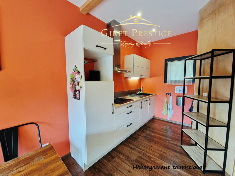 Propriété - 260 m² - 16 pièces