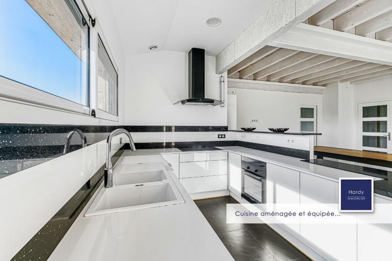 Maison - 197 m² - 9 pièces