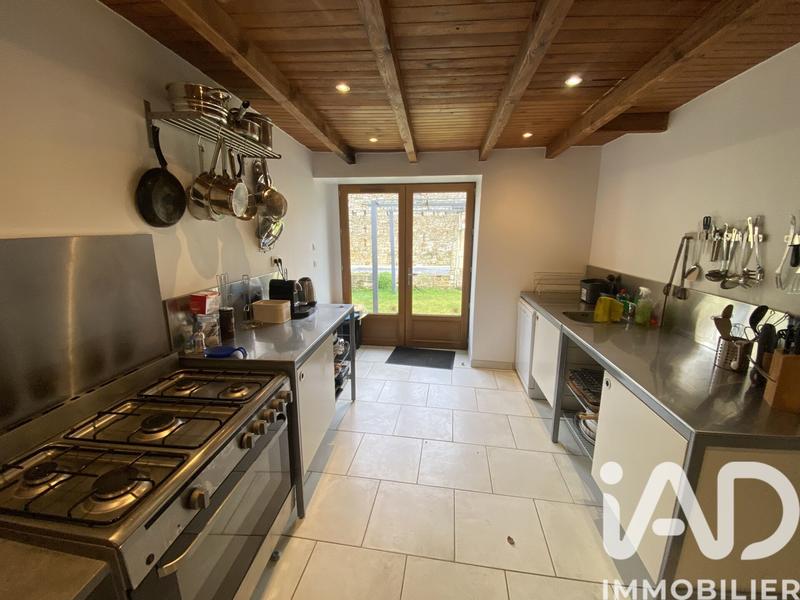 Maison - 296 m² - 12 pièces