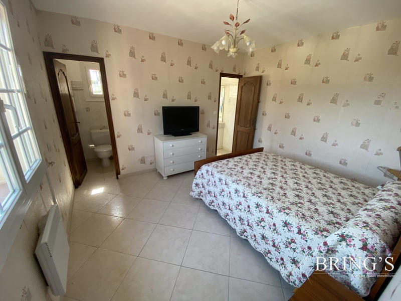 Villa - 181 m² - 9 pièces