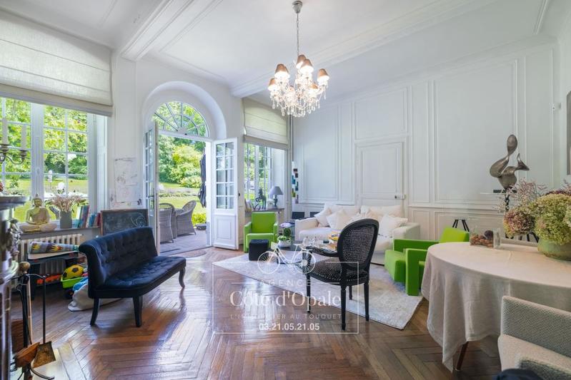 Maison - 350 m² - 8 pièces