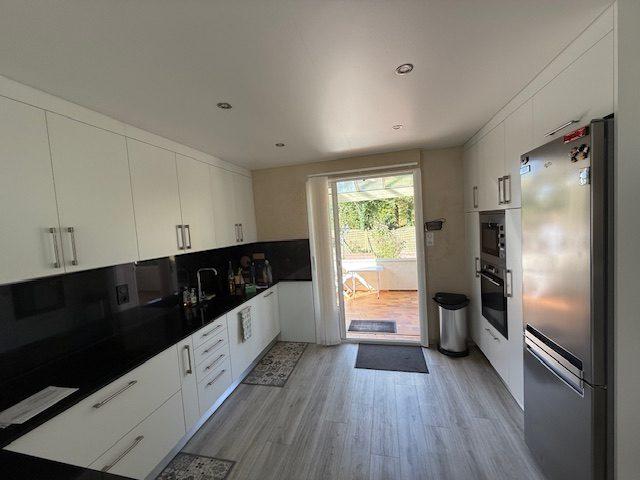 Maison - 168 m² - 8 pièces