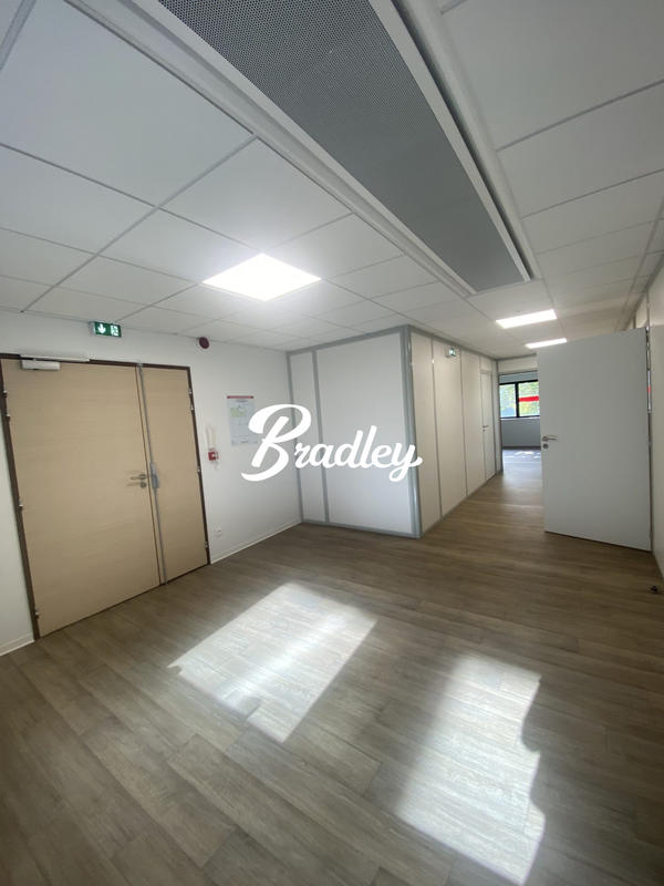 Bureau - 178 m²