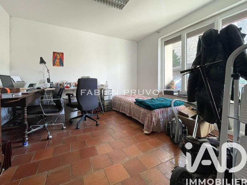 Maison - 300 m² - 15 pièces