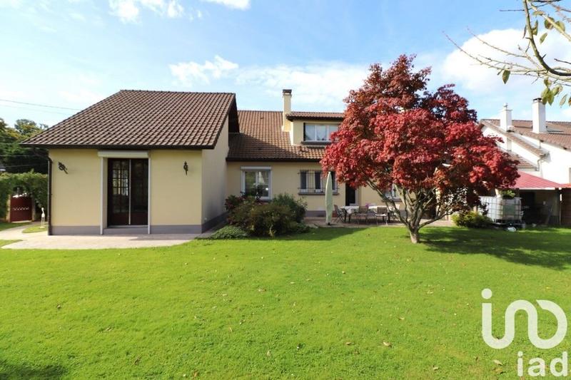 Maison - 180 m² - 8 pièces