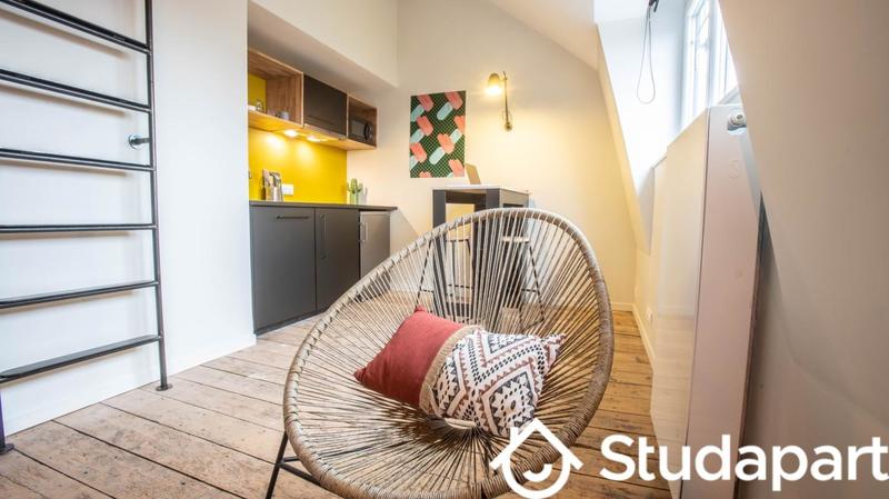 Chambre - 120 m² - 1 pièce