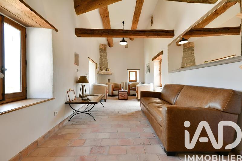 Maison - 910 m² - 20 pièces