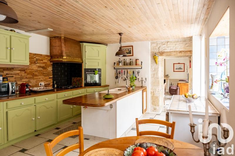 Maison - 275 m² - 8 pièces