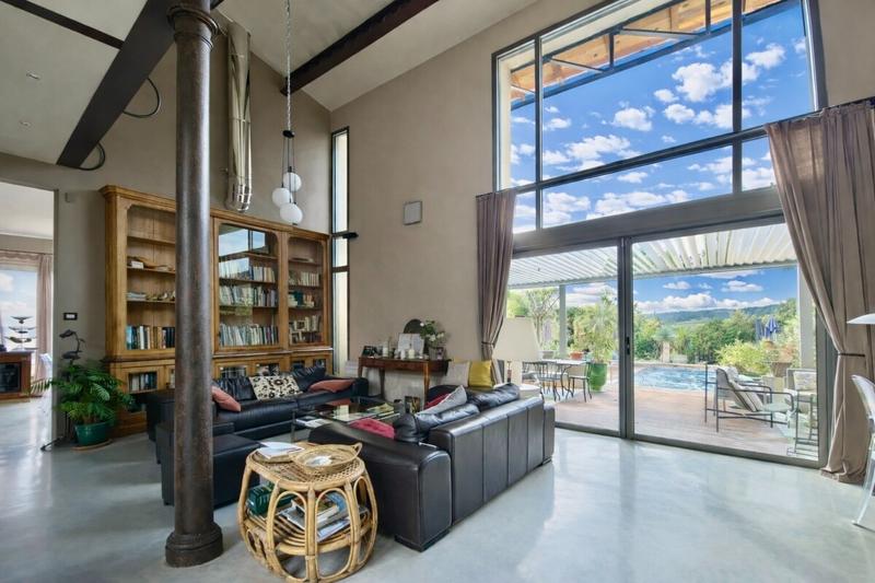 Maison - 240 m² - 5 pièces