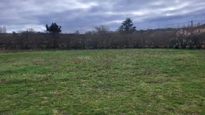Terrain constructible - 1 138 m²