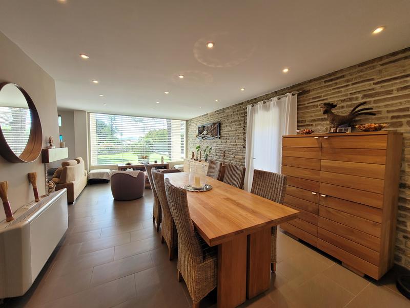 Villa - 207 m² - 7 pièces