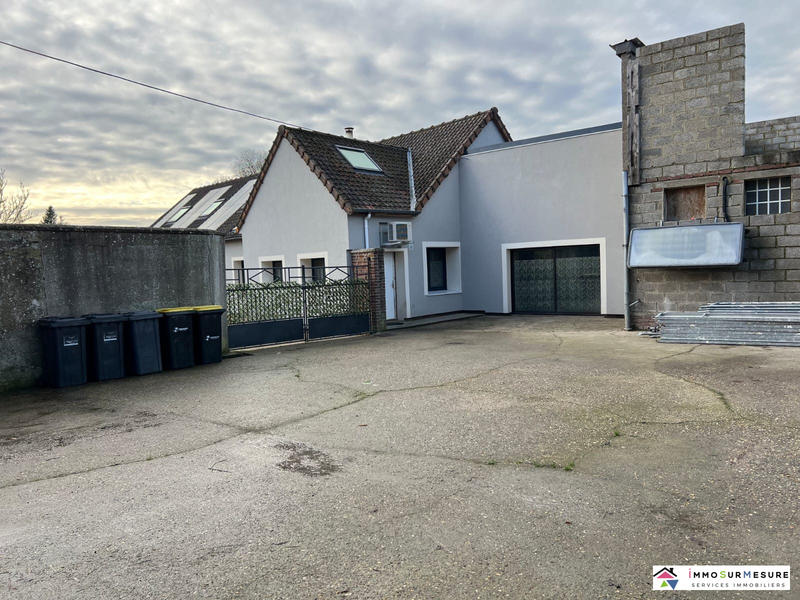 Maison - 228 m² - 9 pièces