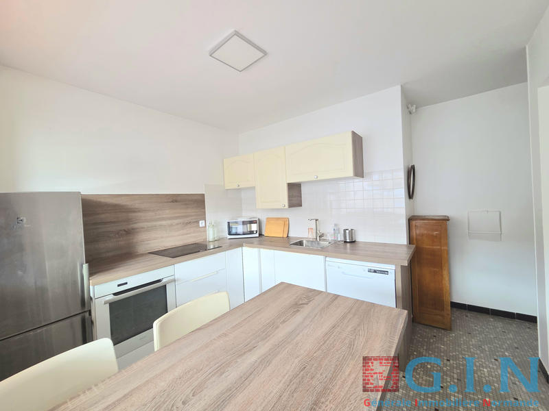 Appartement - 97 m² - 4 pièces