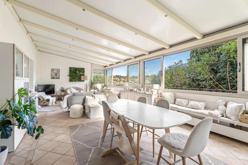 Maison - 467 m² - 10 pièces