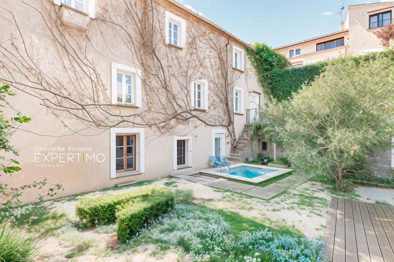 Maison de village - 257 m² - 10 pièces