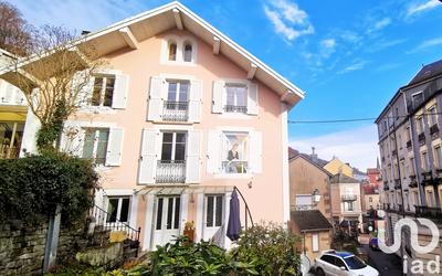 Maison - 204 m² - 9 pièces