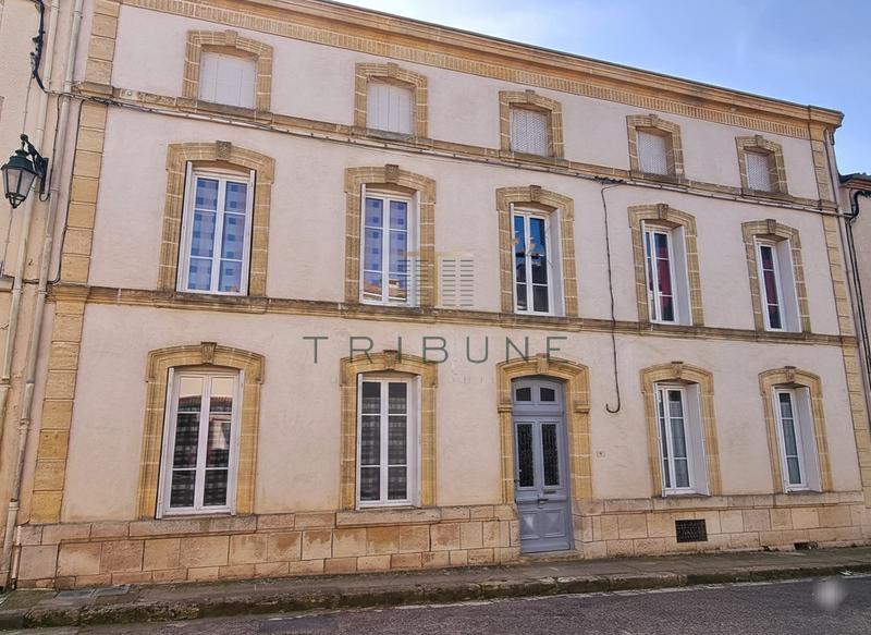 Maison - 292 m² - 10 pièces