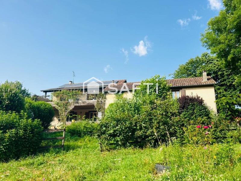 Maison - 369 m² - 8 pièces