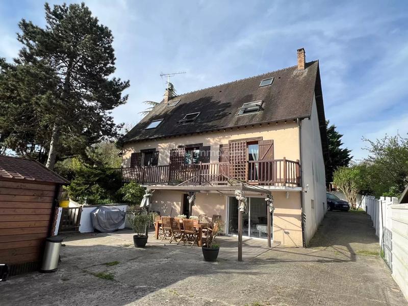 Maison - 154 m² - 10 pièces