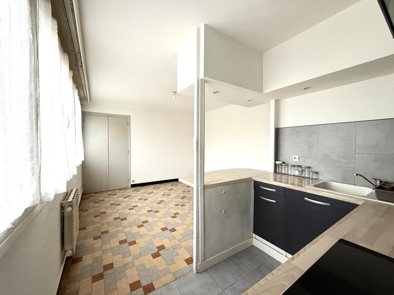 Appartement - 105 m² - 9 pièces