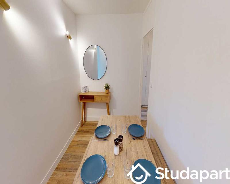 Chambre - 80 m² - 1 pièce