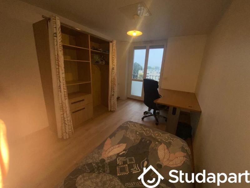 Chambre - 11 m² - 1 pièce