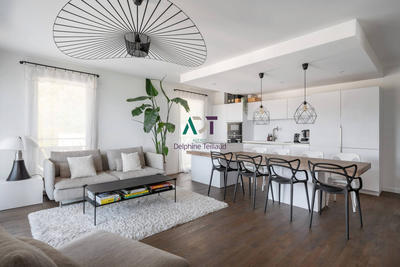 Appartement - 90 m² - 4 pièces