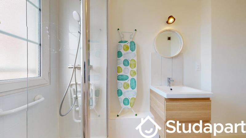 Chambre - 11 m² - 1 pièce