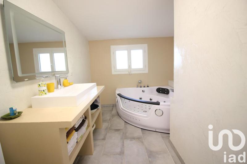 Maison de village - 214 m² - 7 pièces